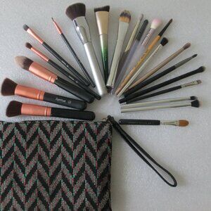 BIG BUNDLE OF 20 MAKE-UP BRUSHES